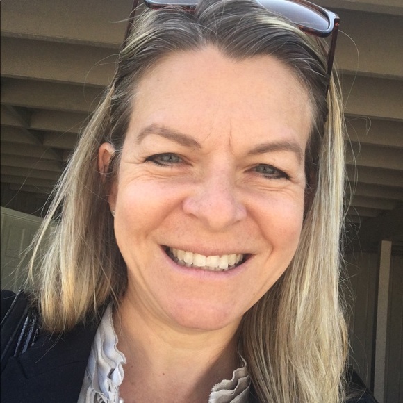 Meet your Posher, Jennifer - Picture 1 of 1